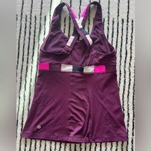 Lululemon women’s keyhole back workout top